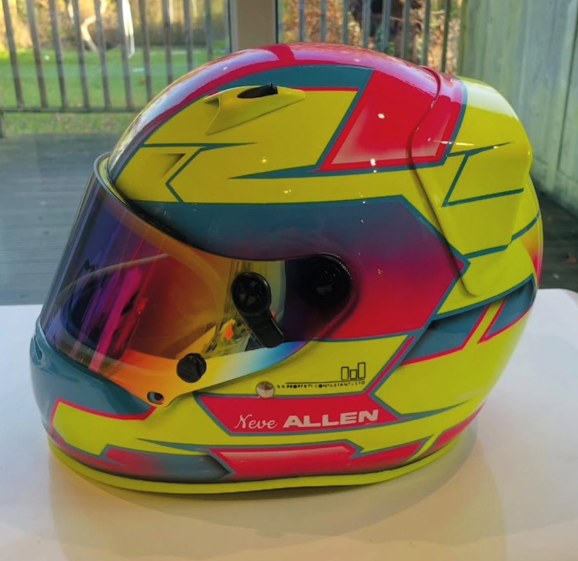 How to design your own custom karting helmet